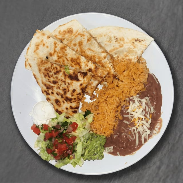 Pollo Quesadilla.